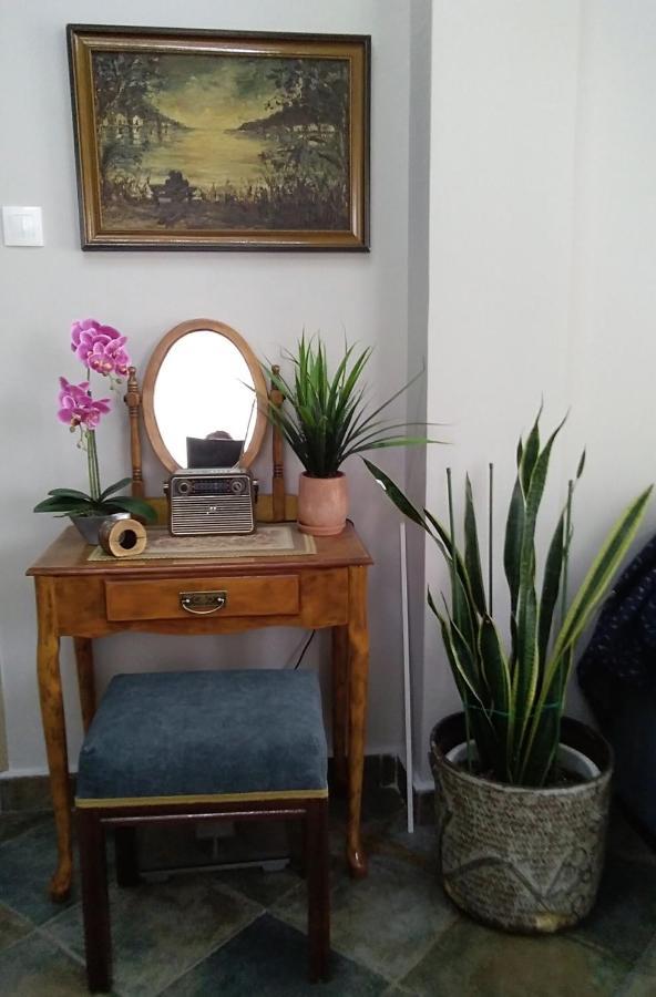 Port Apartment *